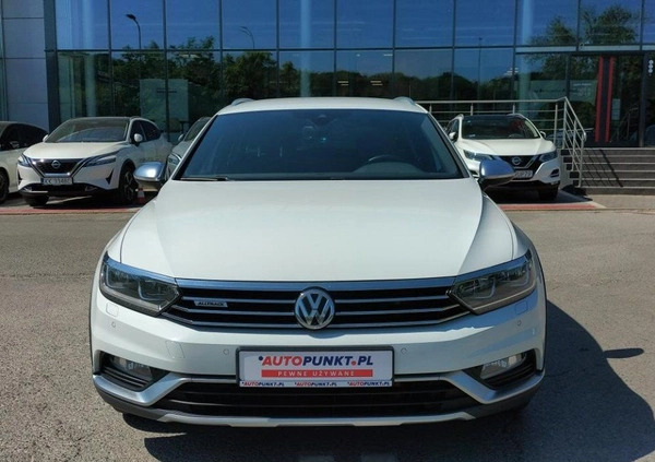 Volkswagen Passat cena 122900 przebieg: 89180, rok produkcji 2019 z Kamienna Góra małe 562